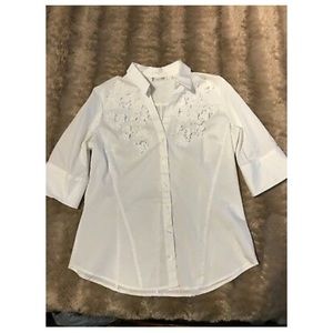 NY&Co 7 Ave Design Studio embroidered button down